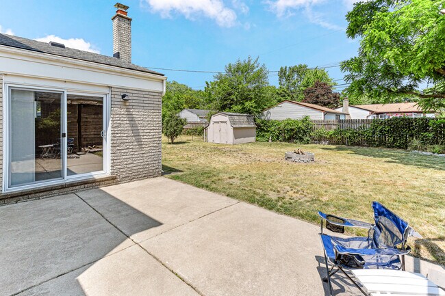 Building Photo - 39890 Edmundton St