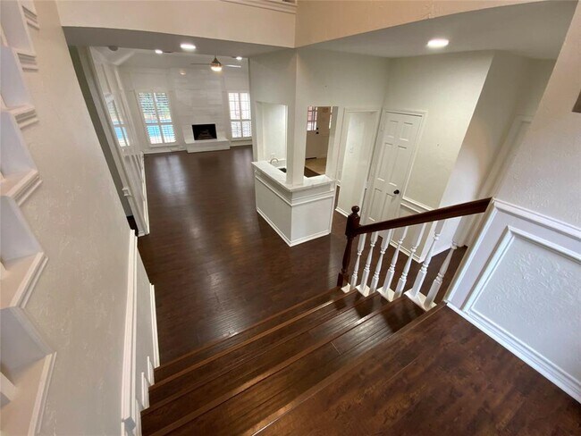 Building Photo - 14 Cascade Springs Pl