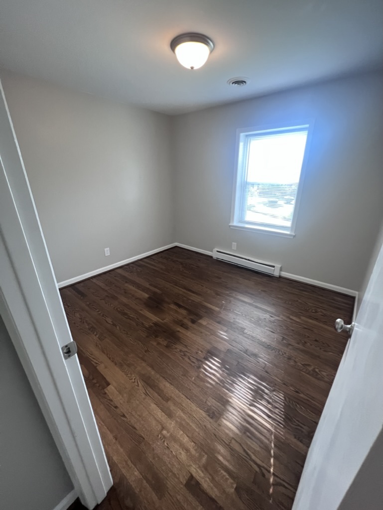 Bedroom - 1814 Glenoaks Dr