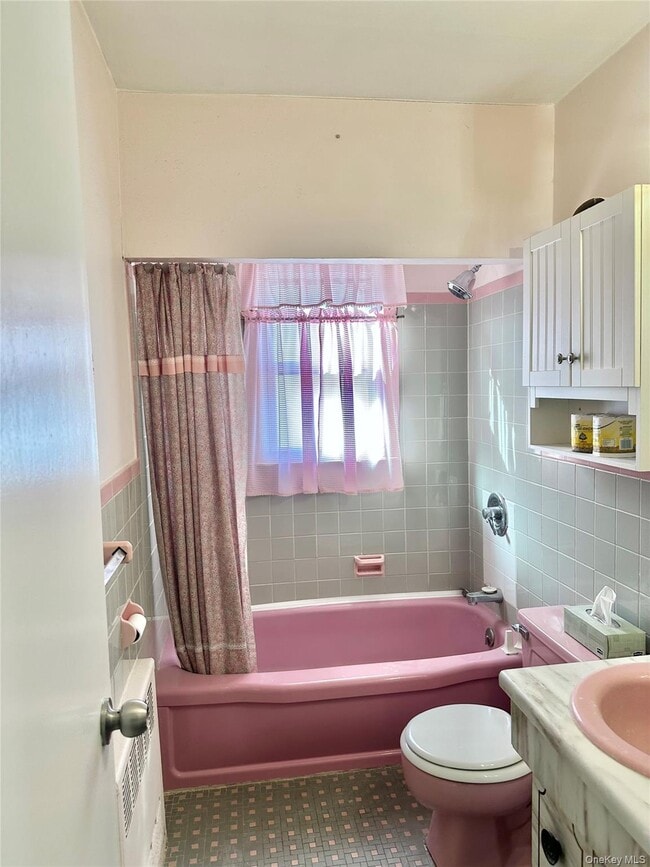 Building Photo - 110 Evergreen Ave