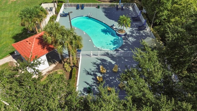 Building Photo - 2954 Sadina St