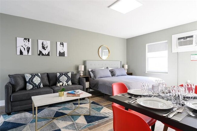 Building Photo - 1020 N Victoria Park Rd