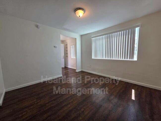 Building Photo - 4112 Van Dyke Ave