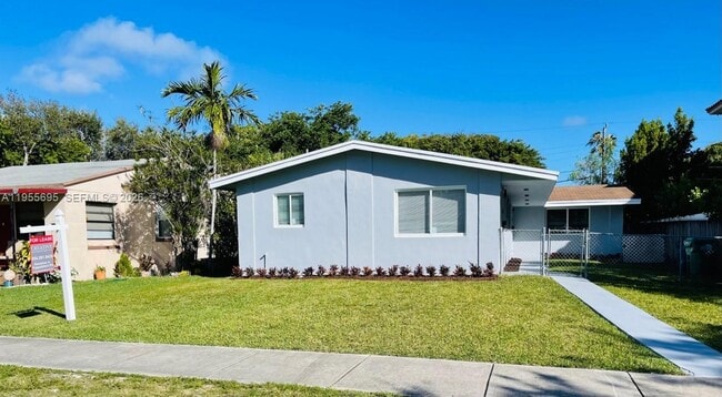 Building Photo - 1515 NE 110th St