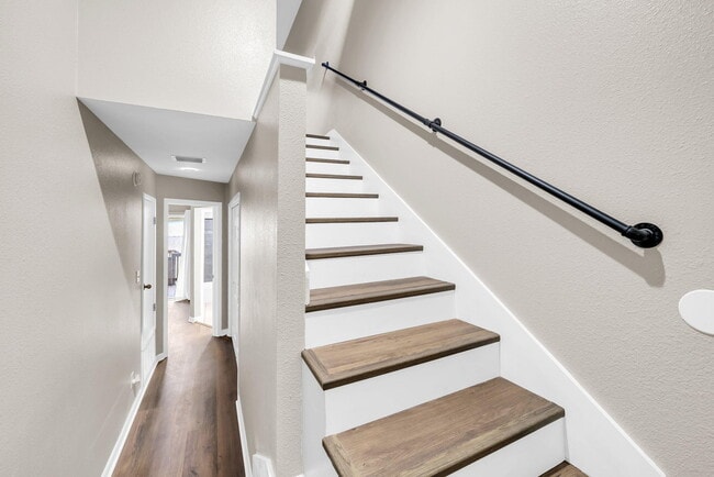 Building Photo - 200 White St