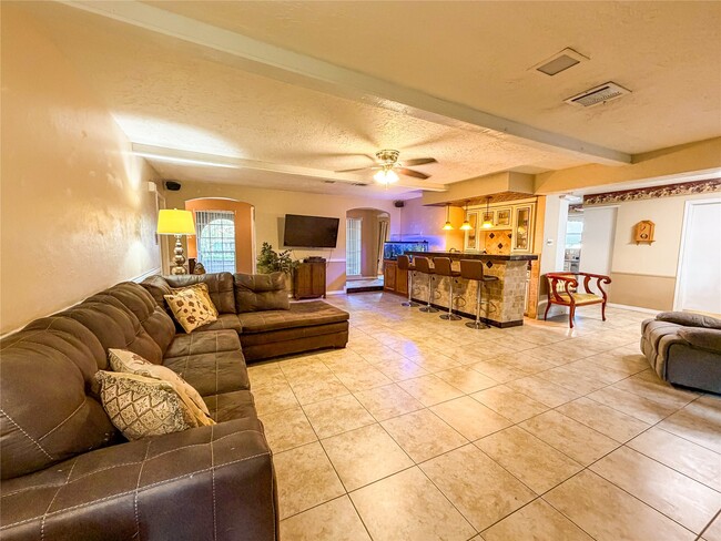 Building Photo - 4023 Oxhill Rd