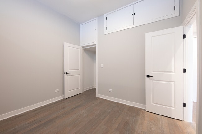 Building Photo - 1637 W Chicago Ave