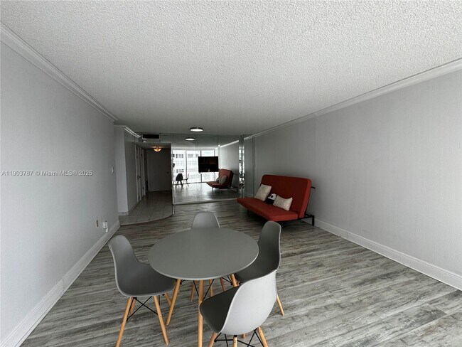 Building Photo - 18061 Biscayne Blvd