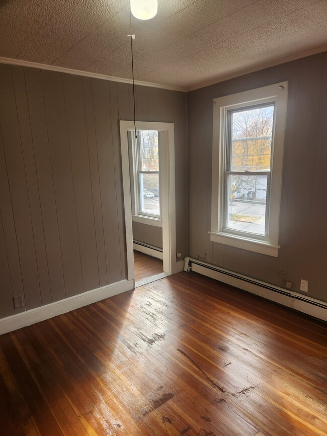 Building Photo - 11 Fairview Ave