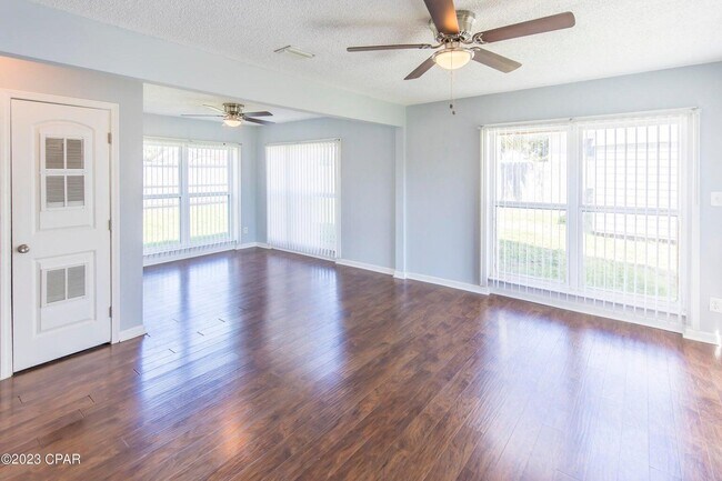 Building Photo - 403 E Gulf Blvd