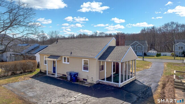 Building Photo - 233 Unionville Ave