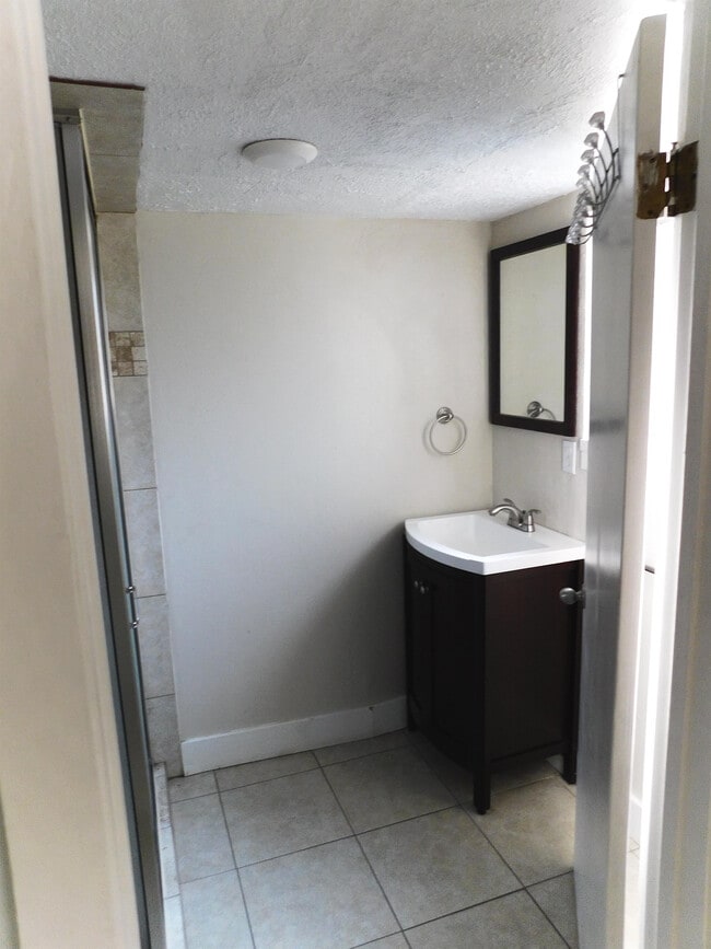 Building Photo - 5150 Caribbean Way
