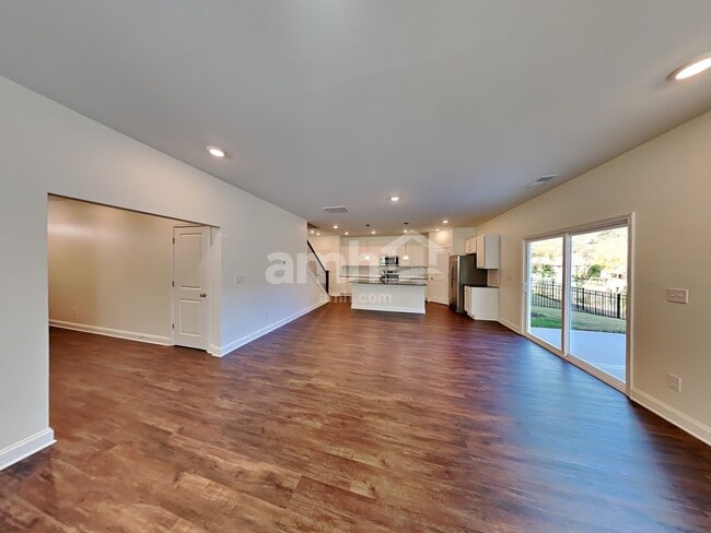 Building Photo - 555 Rivermist Dr