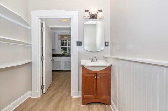 Building Photo - 4 S Westside Ave