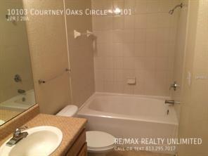 Building Photo - 10103 Courtney Oaks Circle #101 Tampa 3361...