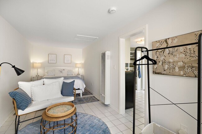 Building Photo - Laguna Village Furnished Rental