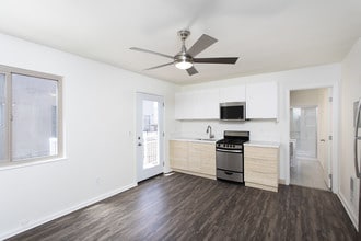 Building Photo - Amazing La Jolla Village Studio with Onsit...
