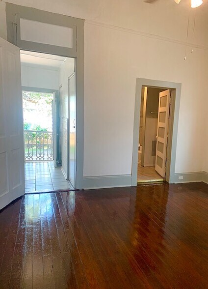 Building Photo - 1800 Dante St