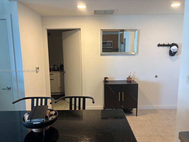 Building Photo - 1050 Brickell Ave