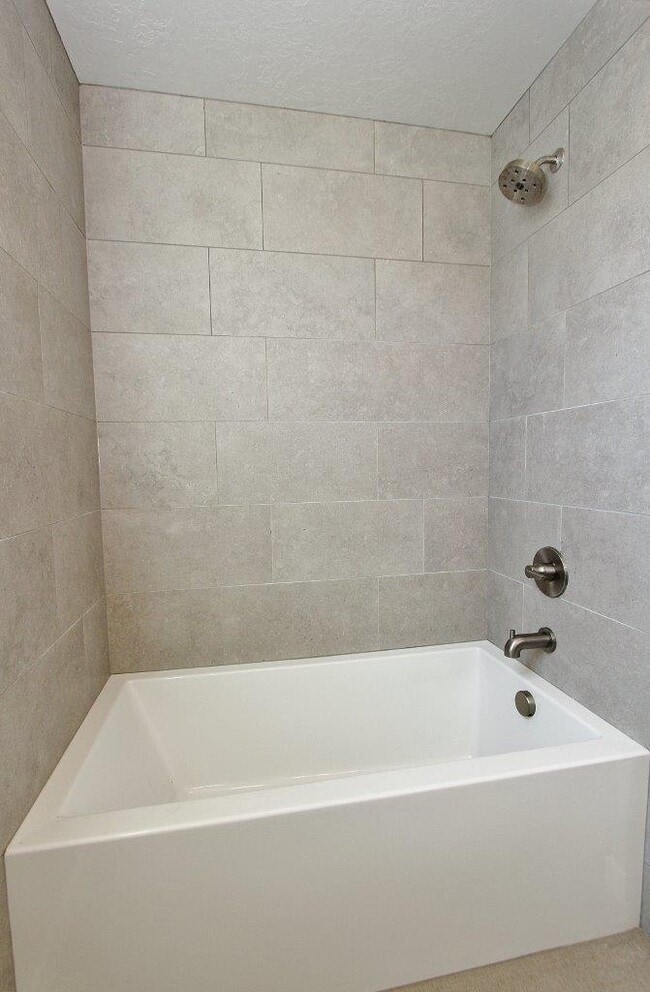 Building Photo - 2174 E Mendota Dr