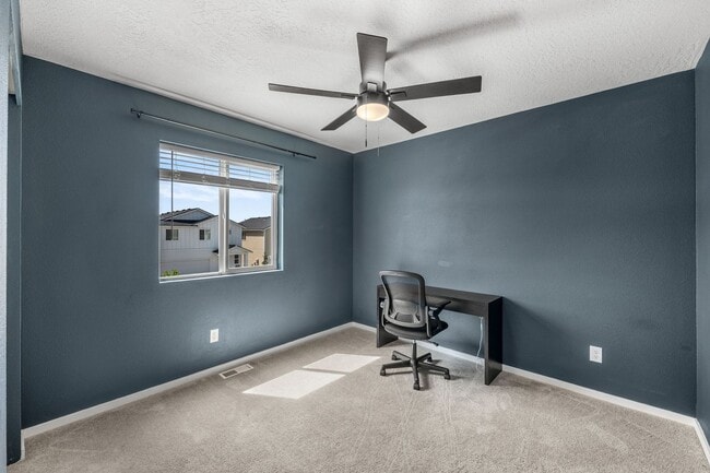 Building Photo - Beautiful 2022 Built Home With Views!