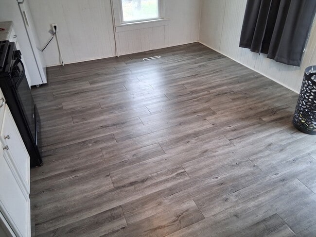 Building Photo - 201 N 20th St