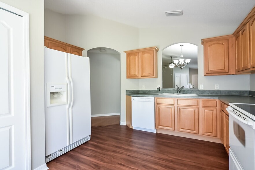 Building Photo - 8065 Canterbury Lake Blvd