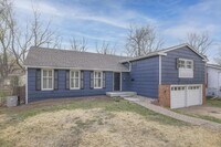 Building Photo - 10530 W 92nd Pl