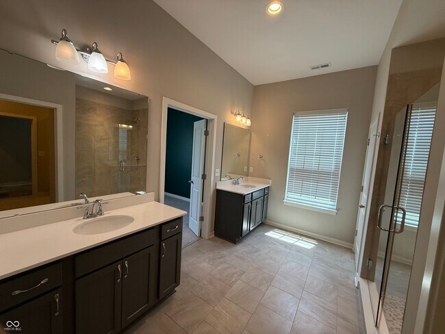 Building Photo - 15545 Marsden Dr
