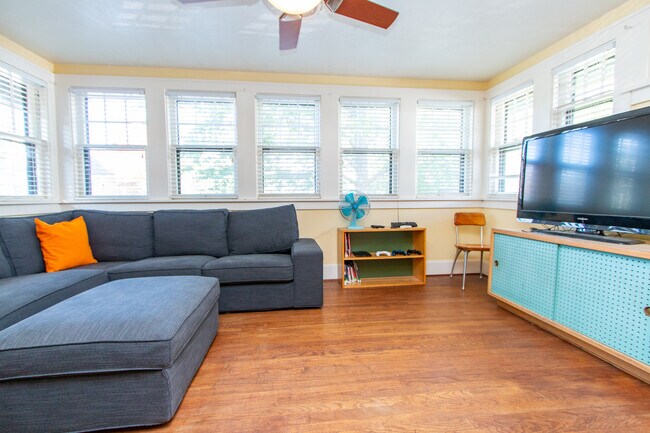 Building Photo - 1645 Kentucky St