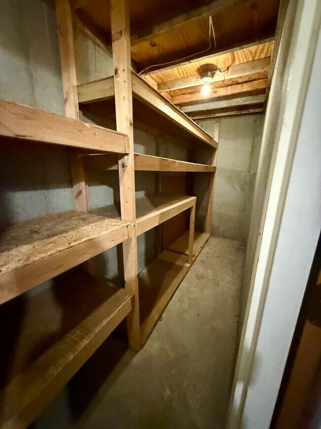 Building Photo - Stunning 3-Bedroom Home with Backyard Oasis!