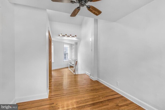 Building Photo - 560 N Judson St