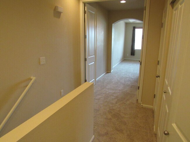 Building Photo - Immaculate Upscale Townhome in fantastic location in Arvada