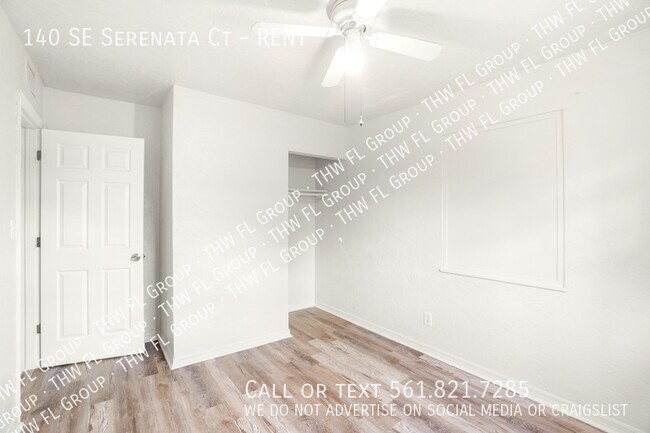 Building Photo - 140 SE Serenata Ct