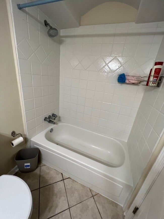 Building Photo - Spectacular Studio Condo @ Studio 40!