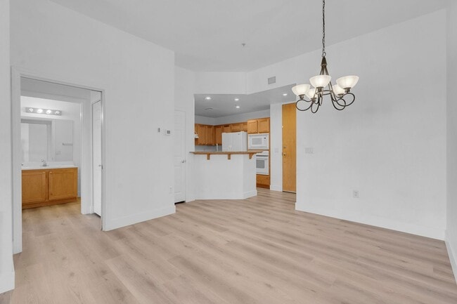 Building Photo - 75 E Agate Ave