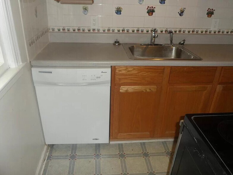 Building Photo - 227 Garden Ln