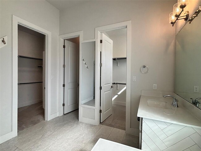 Building Photo - 19521 Tranquility Fls Cv