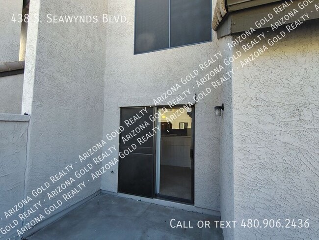 Building Photo - 438 S Seawynds Blvd