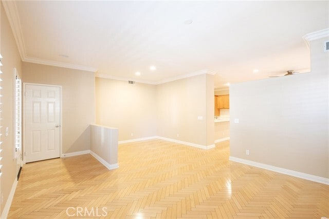 Building Photo - 25 Periwinkle