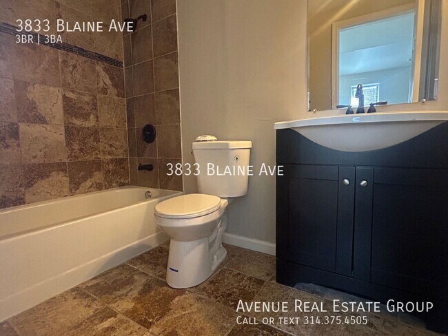 Building Photo - 3833 Blaine Ave