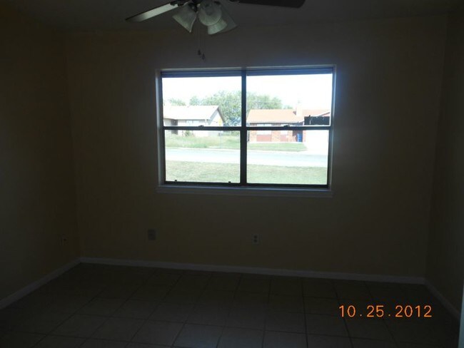 Building Photo - 201 Jason Dr