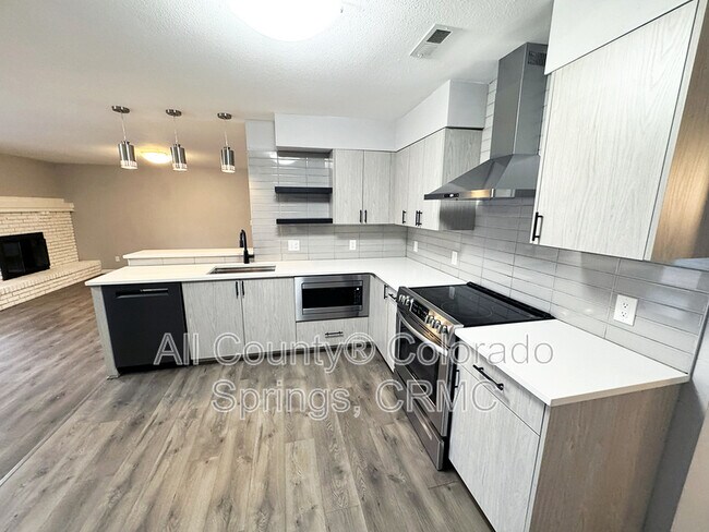 Building Photo - 460 Wintery Cir N