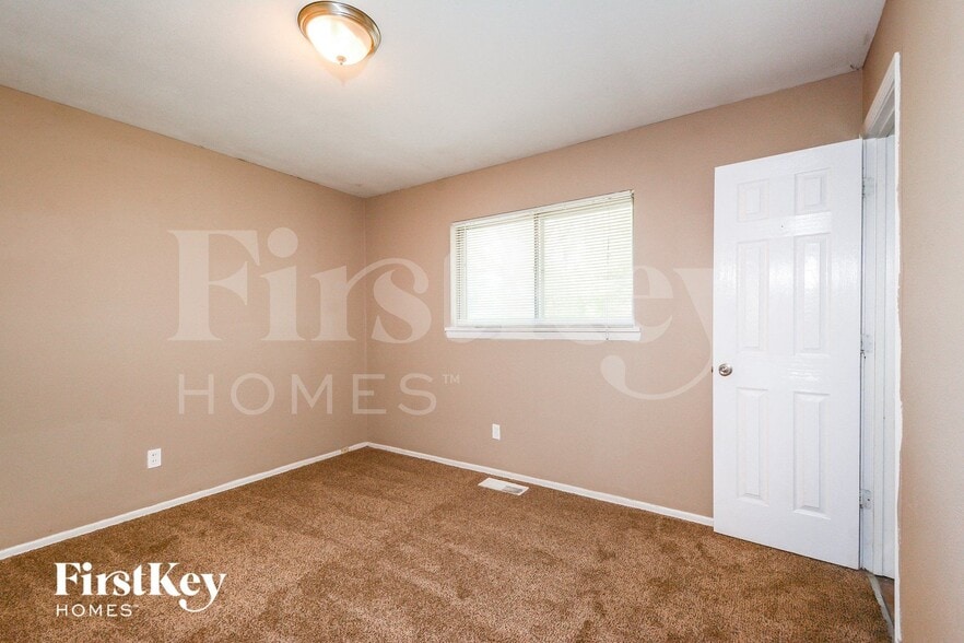 Building Photo - 712 Undercliff Dr