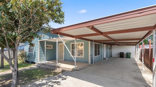 Primary Photo - 7425 Gonzales St