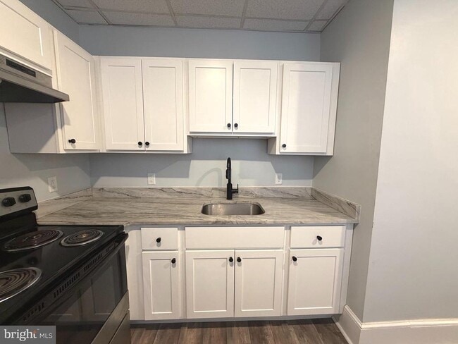 Building Photo - 1429 N Clayton St