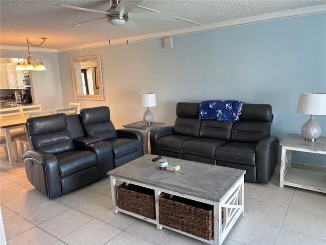 Building Photo - 7540 Bay Island Dr S