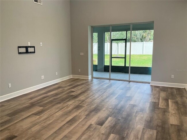 Building Photo - 1085 Lakeside Estates Dr