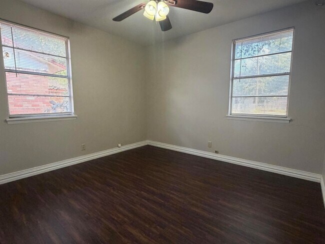 Building Photo - 4613 Langford Ln