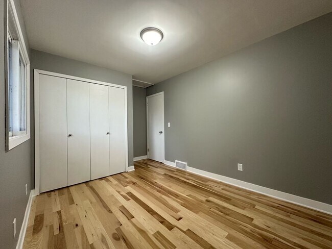 Building Photo - Gorgeous Single Family Home in Brooklyn Park!